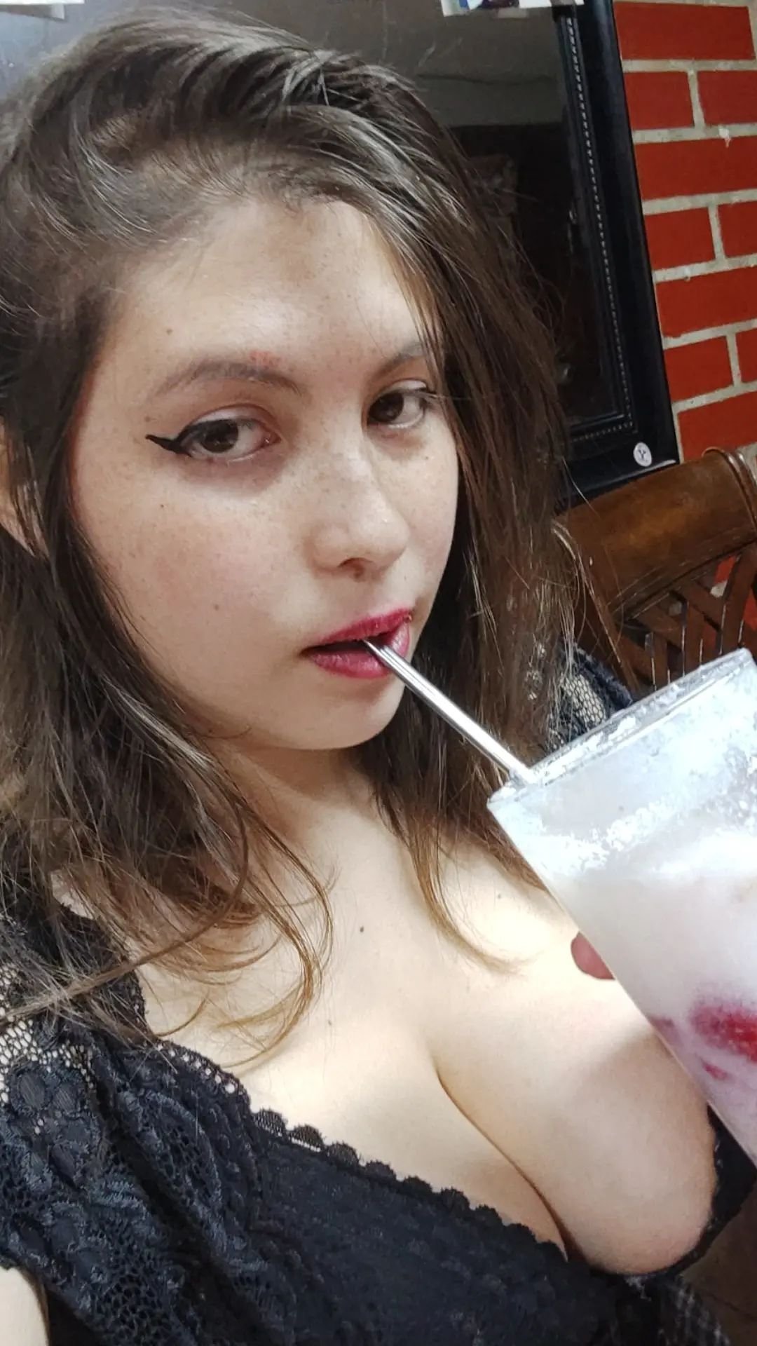 FoxxyLannah from Surrey,United Kingdom